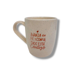 TAZA CONICA DE CERAMICA BEIGE. SF.